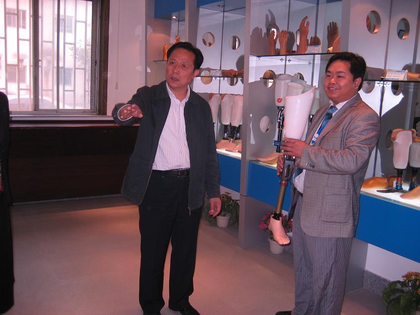 河南省殘聯(lián)李玉德理事長(zhǎng)一行到鄭州公司檢查工作