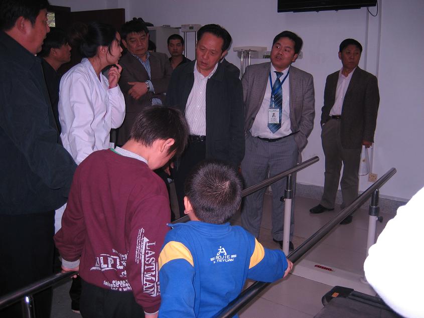 河南省殘聯(lián)李玉德理事長(zhǎng)一行到鄭州公司檢查工作